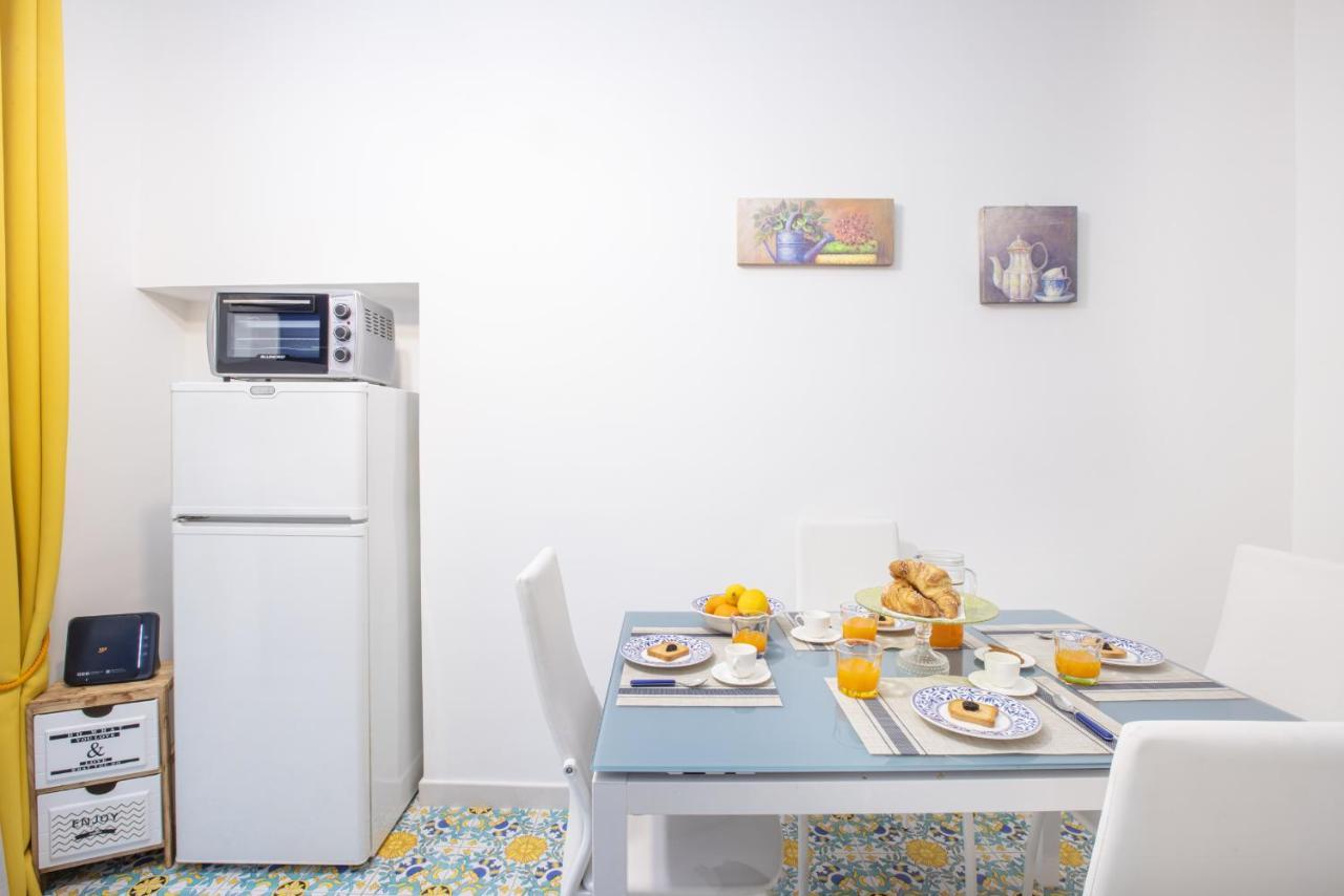 Brezza Marina-Authentic Sorrento Flat By The Beach Exterior foto